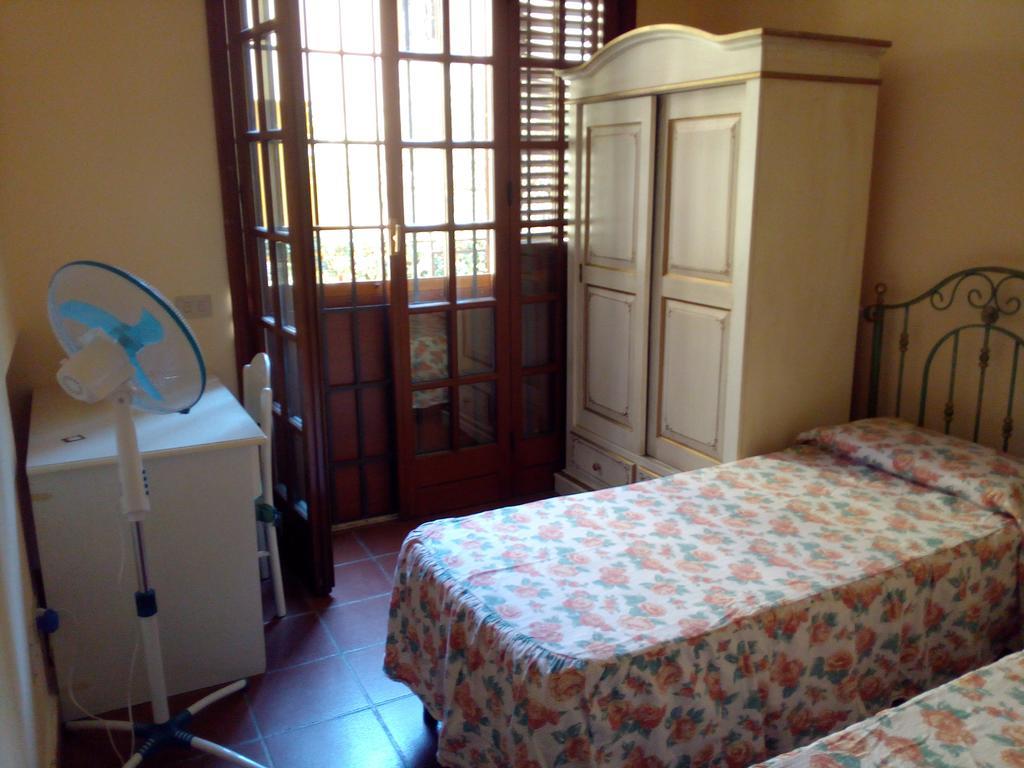 B&B Eleonora Palermo Bagian luar foto